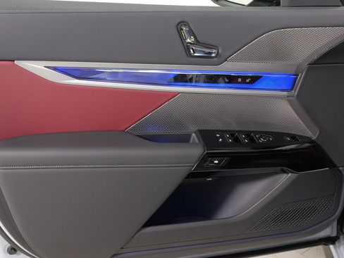 Used 2024 BMW 740i xDrive image 24