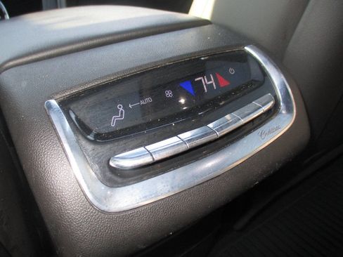 Used 2021 Cadillac XT6 Premium Luxury image 18