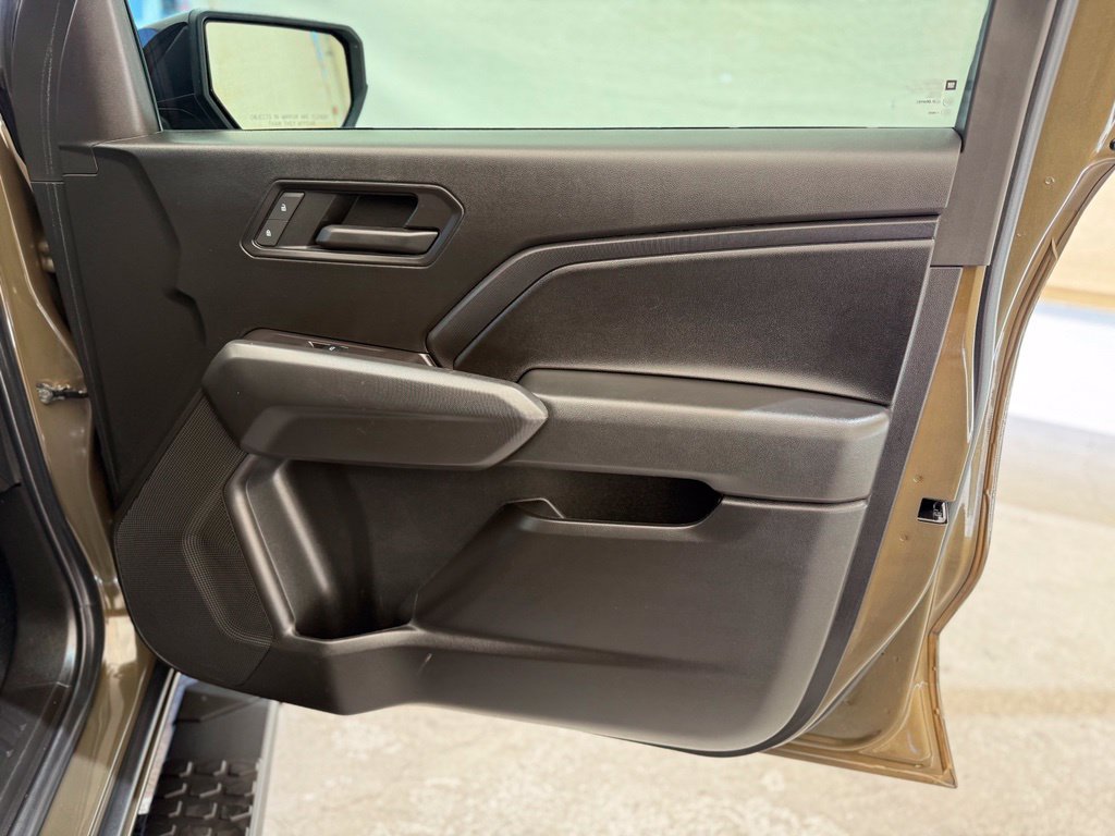 Used 2024 Chevrolet Colorado Trail Boss AWD/4WD image 13