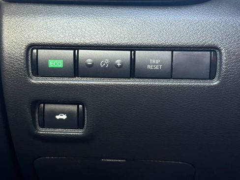 Used 2024 Nissan Sentra SV FWD image 27