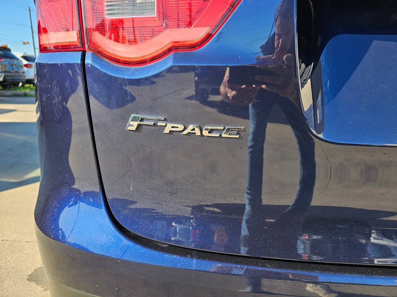 Used 2017 Jaguar F-PACE Premium AWD/4WD image 7