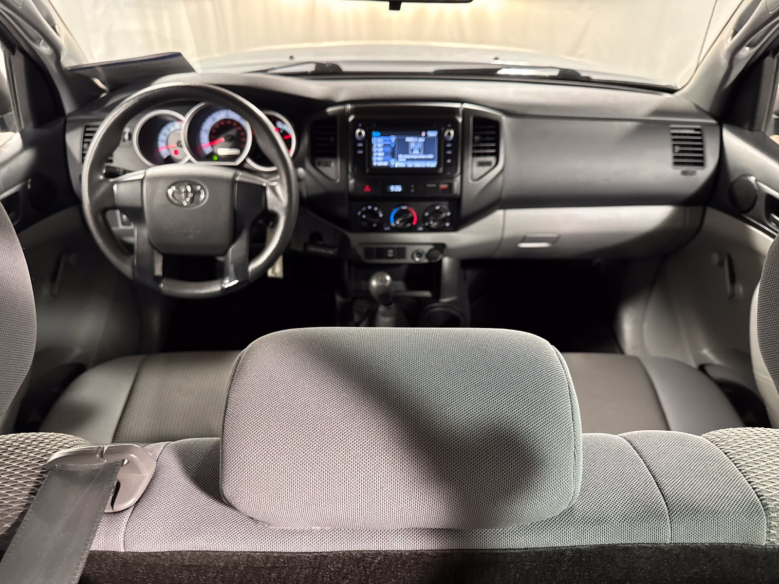 Used 2014 Toyota Tacoma 2WD Regular Cab image 4