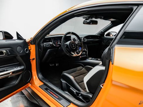 Used 2021 Ford Mustang Shelby GT500 w/ Carbon Fiber Track Pack image 43
