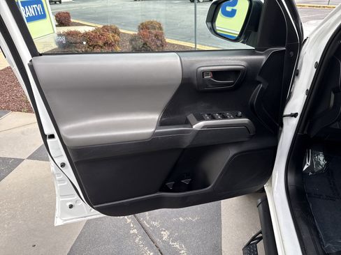 Used 2023 Toyota Tacoma SR5 w/ Technology Package image 14