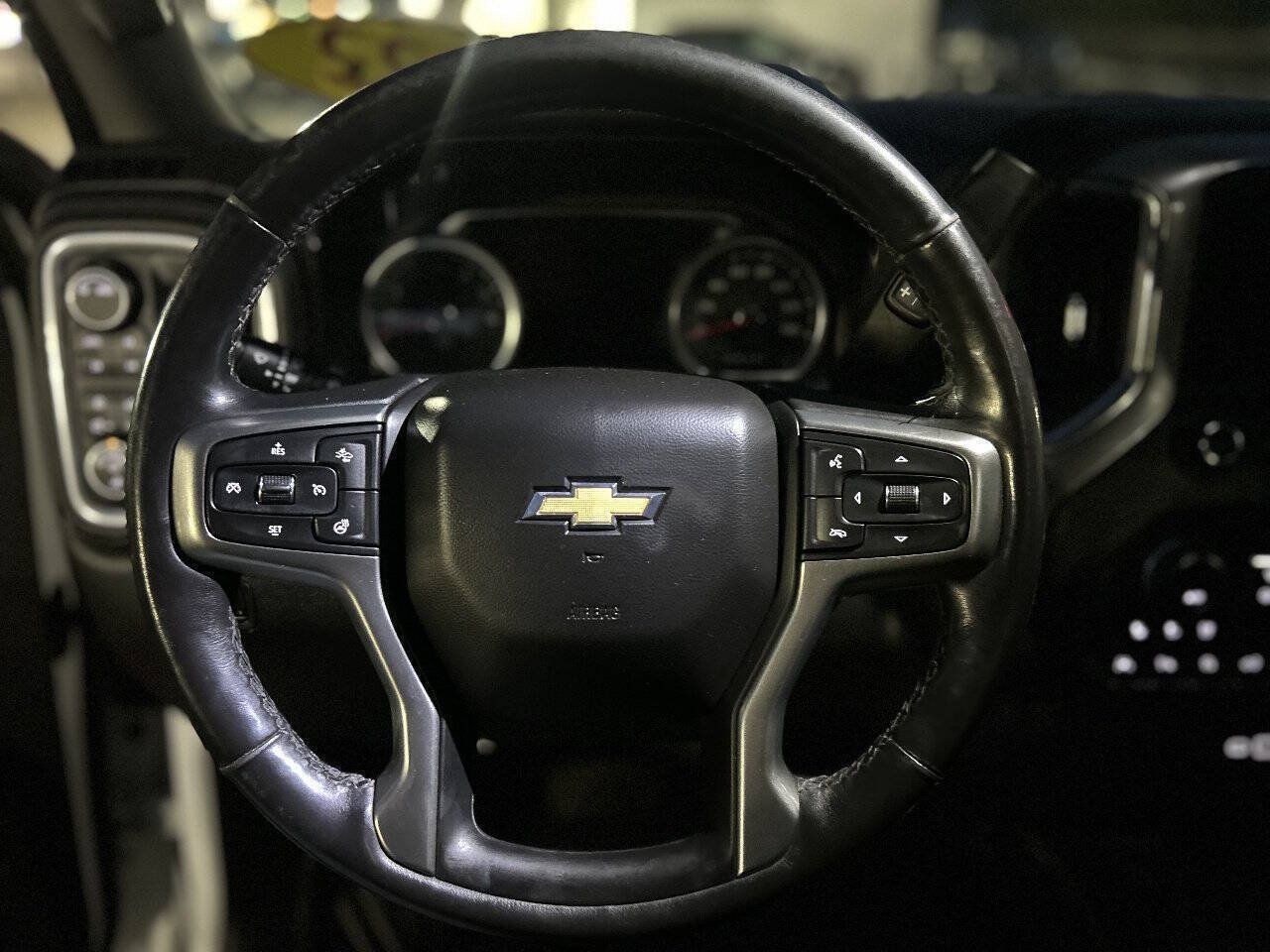 Used 2022 Chevrolet Silverado 1500 LTZ w/ LTZ Premium Package AWD/4WD image 11