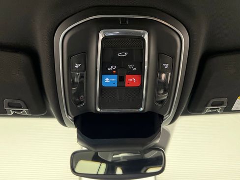 Used 2024 Jeep Grand Cherokee Altitude image 60