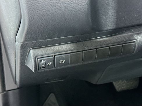 Used 2025 Toyota Corolla LE image 17