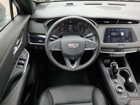 Certified 2023 Cadillac XT4 Luxury w/ Cold Weather Package AWD/4WD image 12