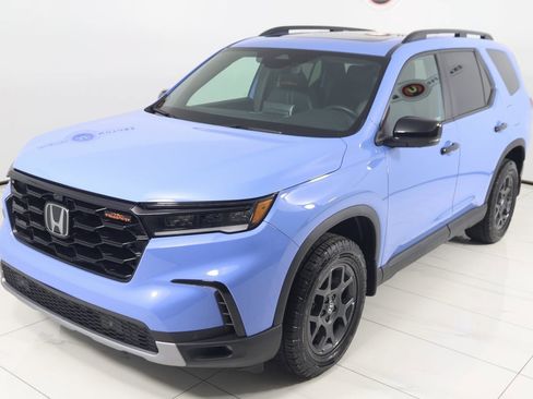 Used 2023 Honda Pilot TrailSport image 28