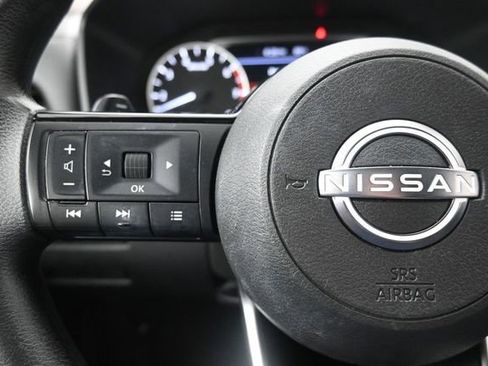 Used 2022 Nissan Rogue SV FWD image 25