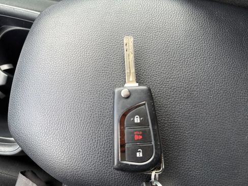 Used 2020 Toyota RAV4 LE w/ All Weather Liner Package AWD/4WD image 32