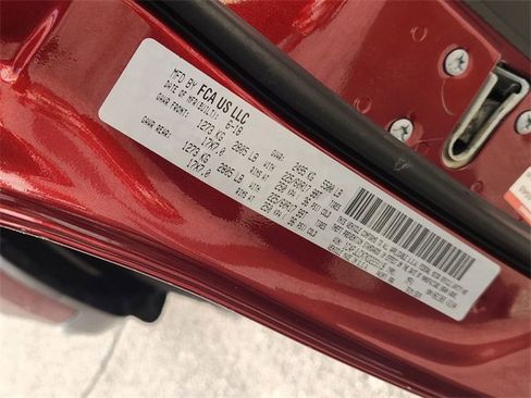 Used 2019 Jeep Cherokee Latitude w/ Popular Appearance Group image 31