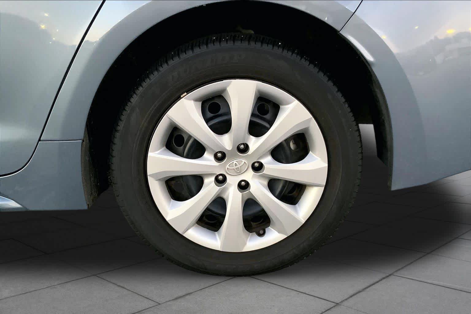 Used 2024 Toyota Corolla LE FWD image 10