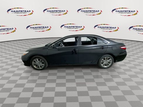 Used 2017 Toyota Camry SE FWD image 5
