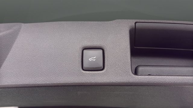 Used 2025 Ford Escape ST-Line w/ Cold Weather Package AWD/4WD image 30