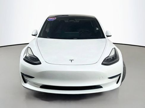 Used 2021 Tesla Model 3 Standard Range Plus RWD image 3