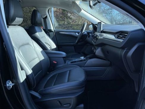 Used 2022 Ford Escape Titanium w/ Class II Trailer Tow Package image 29