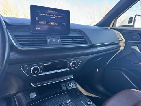 Used 2020 Audi Q5 2.0T Premium w/ Convenience Package image 24