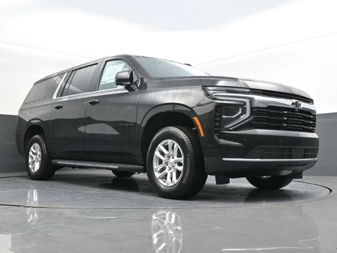 New 2026 Chevrolet Suburban LS w/ LPO, Dark Essentials Package AWD/4WD image 39