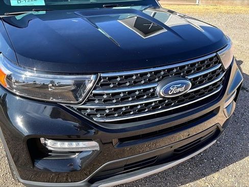 Used 2023 Ford Explorer XLT w/ Equipment Group 202A AWD/4WD image 32