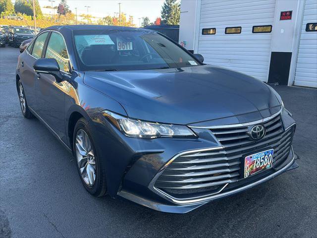 Certified 2022 Toyota Avalon XLE w/ Moonroof Package FWD image 6