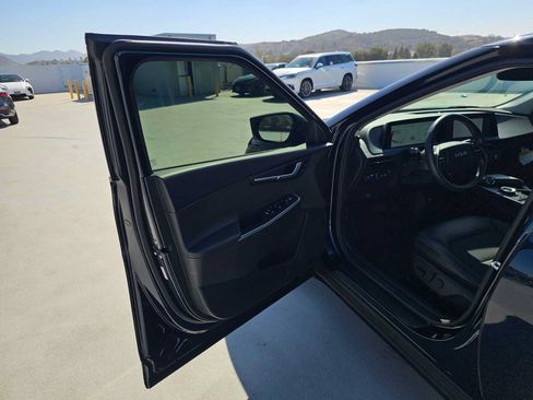 Used 2024 Kia EV6 Light RWD image 19