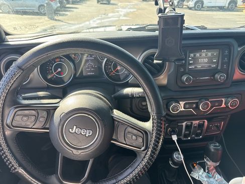 Used 2018 Jeep Wrangler Unlimited Sport S image 8