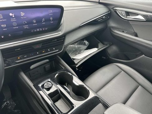 Used 2024 Buick Envision Preferred AWD/4WD image 25