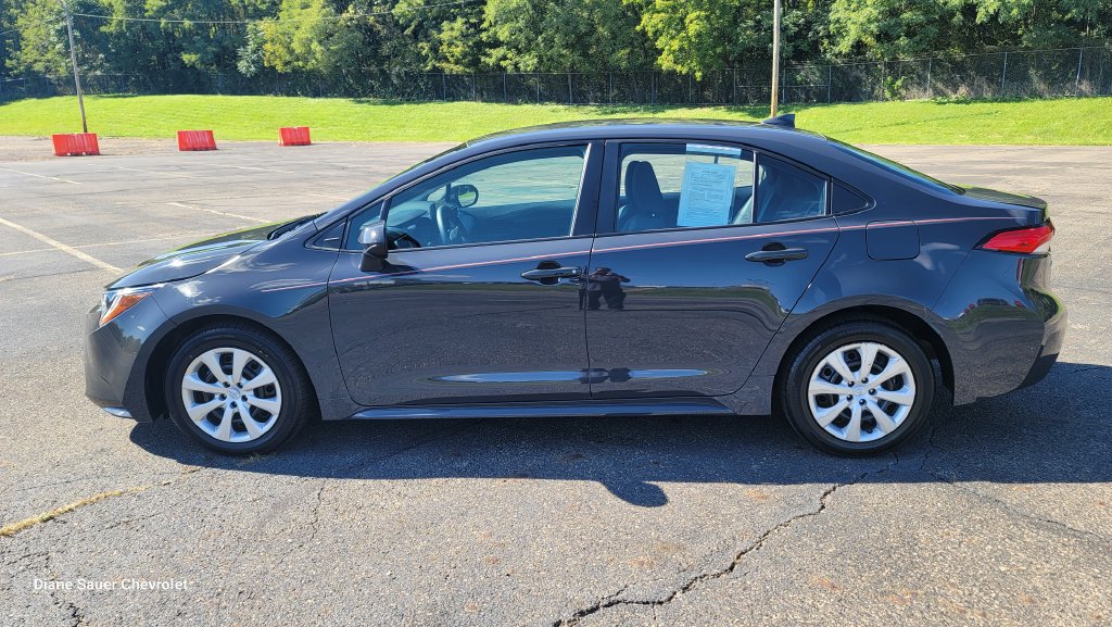 Used 2024 Toyota Corolla LE FWD image 7