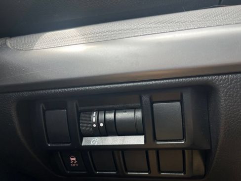 Used 2017 Subaru Outback 2.5i AWD/4WD image 24