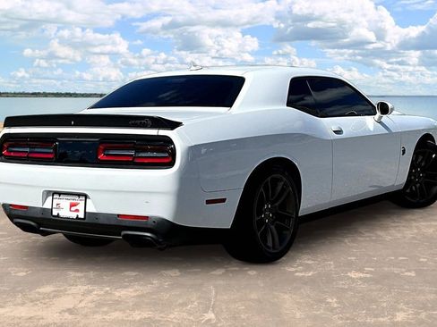Used 2022 Dodge Challenger SRT Hellcat w/ Plus Package RWD image 4