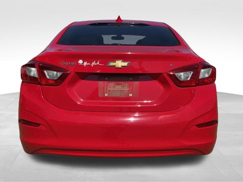 Used 2017 Chevrolet Cruze LT FWD image 7