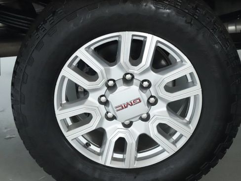 Used 2024 GMC Sierra 3500 SLT w/ SLT Premium Package AWD/4WD image 14