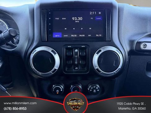 Used 2015 Jeep Wrangler Unlimited Sahara w/ Connectivity Group AWD/4WD image 24
