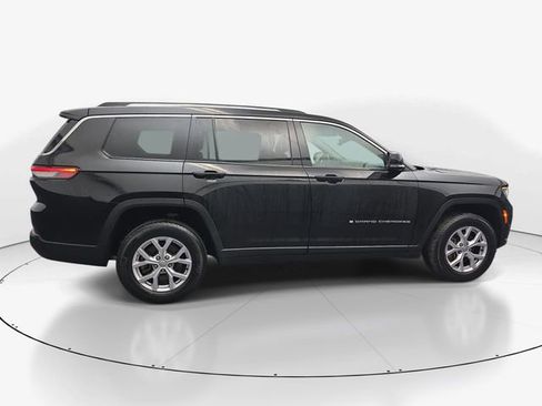 Used 2022 Jeep Grand Cherokee L Limited image 11