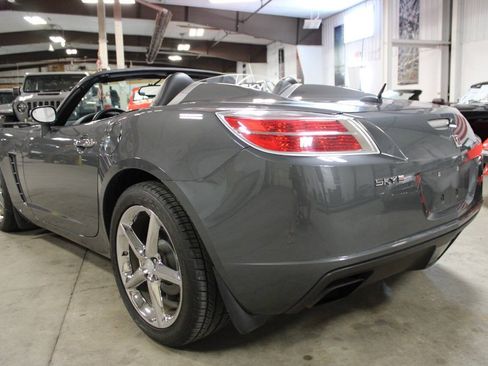 Used 2009 Saturn Sky Red Line RWD image 27
