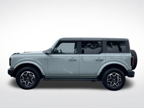 Used 2024 Ford Bronco Outer Banks AWD/4WD image 2