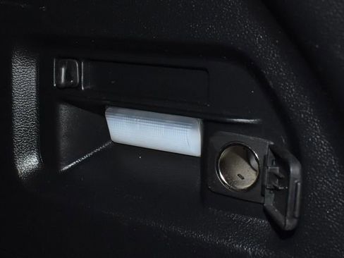 Used 2022 Ford Explorer XLT w/ Equipment Group 202A image 37