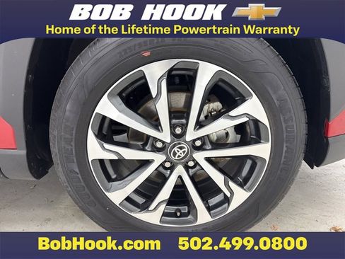 Used 2024 Toyota Corolla Cross XLE image 31