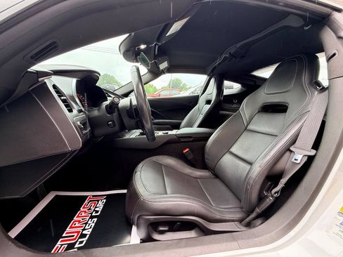Used 2018 Chevrolet Corvette Stingray Coupe w/ Carbon Flash Badge Package RWD image 20