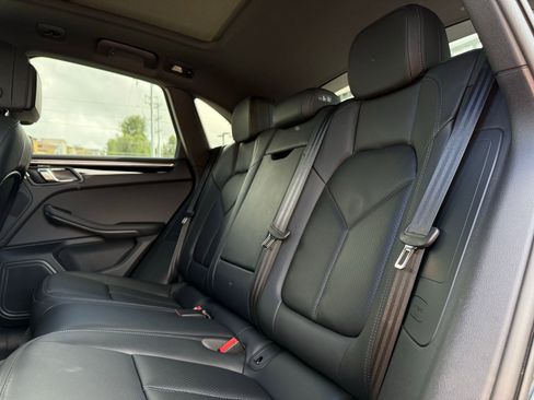 Used 2026 Porsche Macan image 29