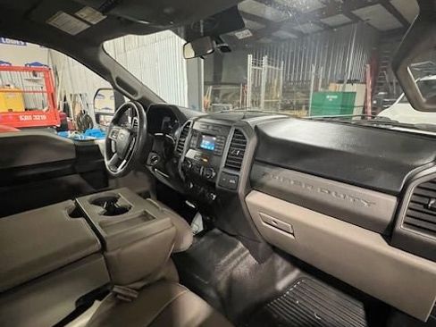 Used 2018 Ford F250 XL w/ Power Equipment Group image 8