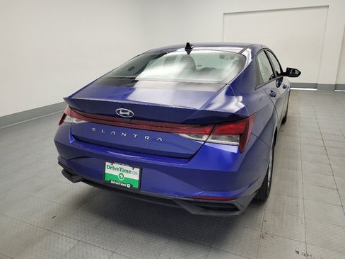Used 2021 Hyundai Elantra SE FWD image 7