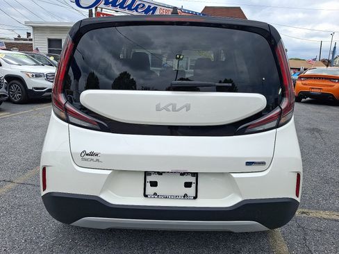 Used 2024 Kia Soul EX FWD image 4
