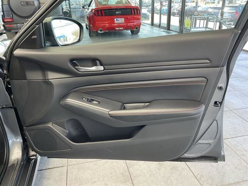 Used 2021 Nissan Altima 2.5 SR w/ SR Premium Package image 14