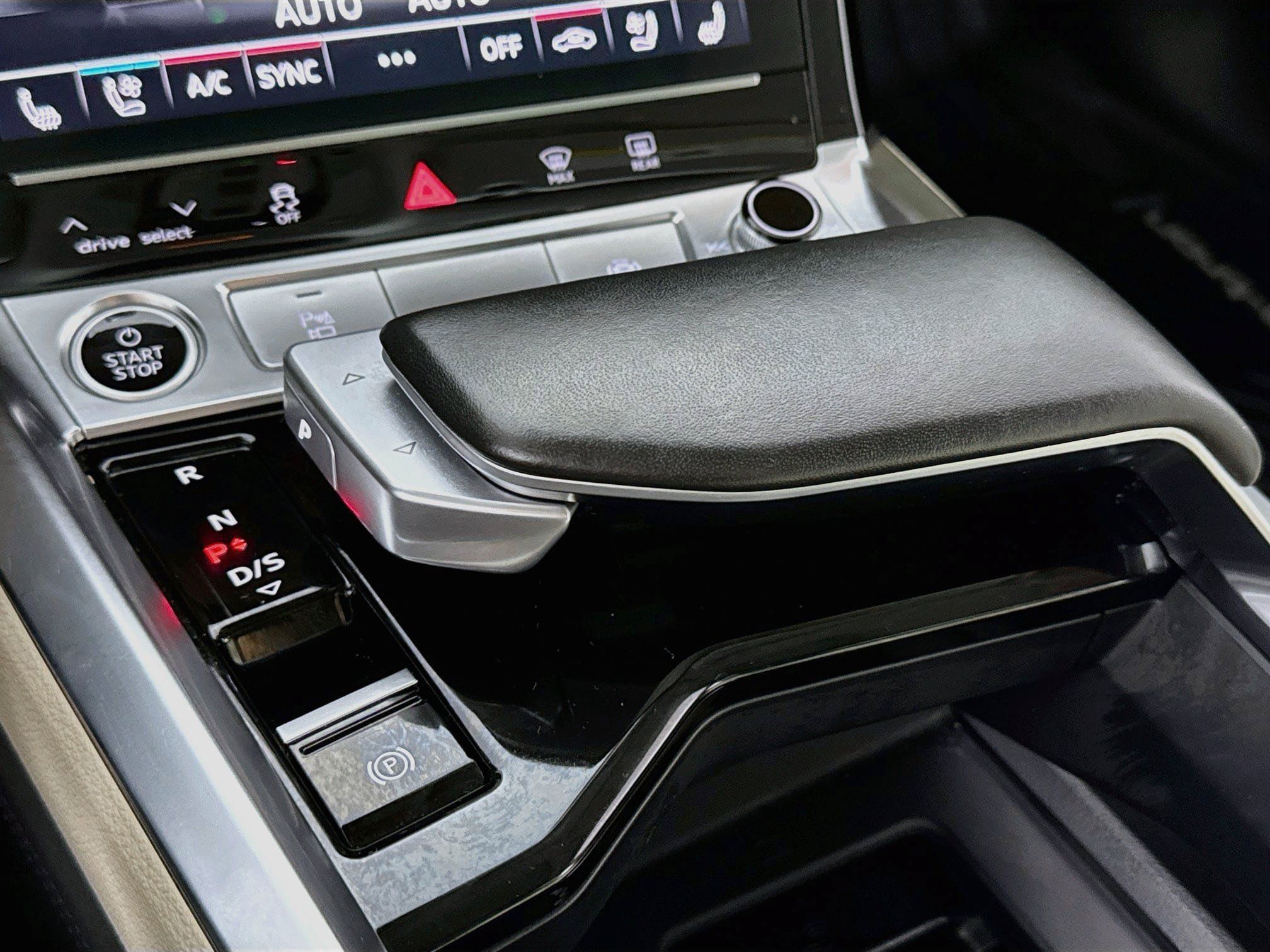 Used 2024 Audi Q8 e-tron Premium Plus w/ Premium Plus Package AWD/4WD image 21