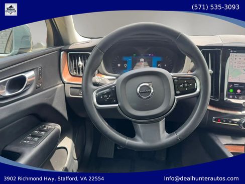 Used 2023 Volvo XC60 B5 Plus FWD image 28