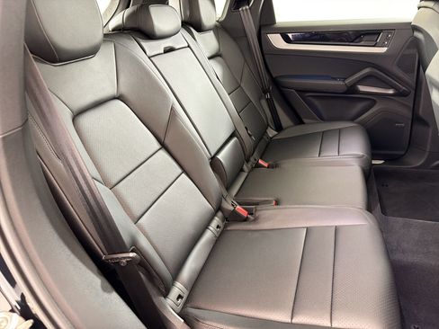 Used 2026 Porsche Cayenne image 33