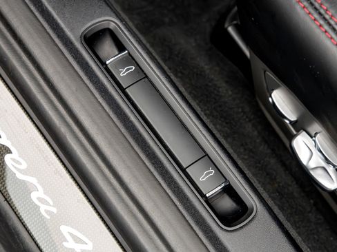 Used 2015 Porsche 911 Carrera 4 GTS image 34