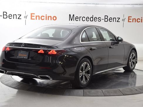 Used 2026 Mercedes-Benz E 350 4MATIC Sedan image 6
